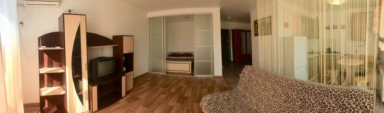 Studio Apartment In Center Poltava Exterior photo